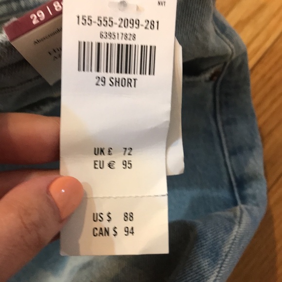 Abercrombie High Rise Mom Jeans NWT - Picture 5 of 5